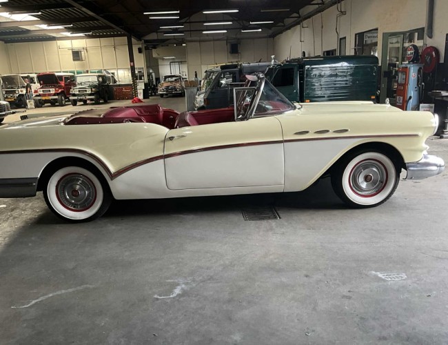 1957 Buick Series 50 Super Special Convertible LT560 | Transport | Auto's