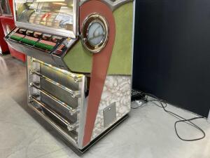 1956 Seeburg VL 200 Jukebox